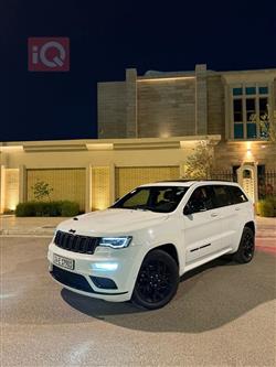 جیپ گراند شیرۆکی